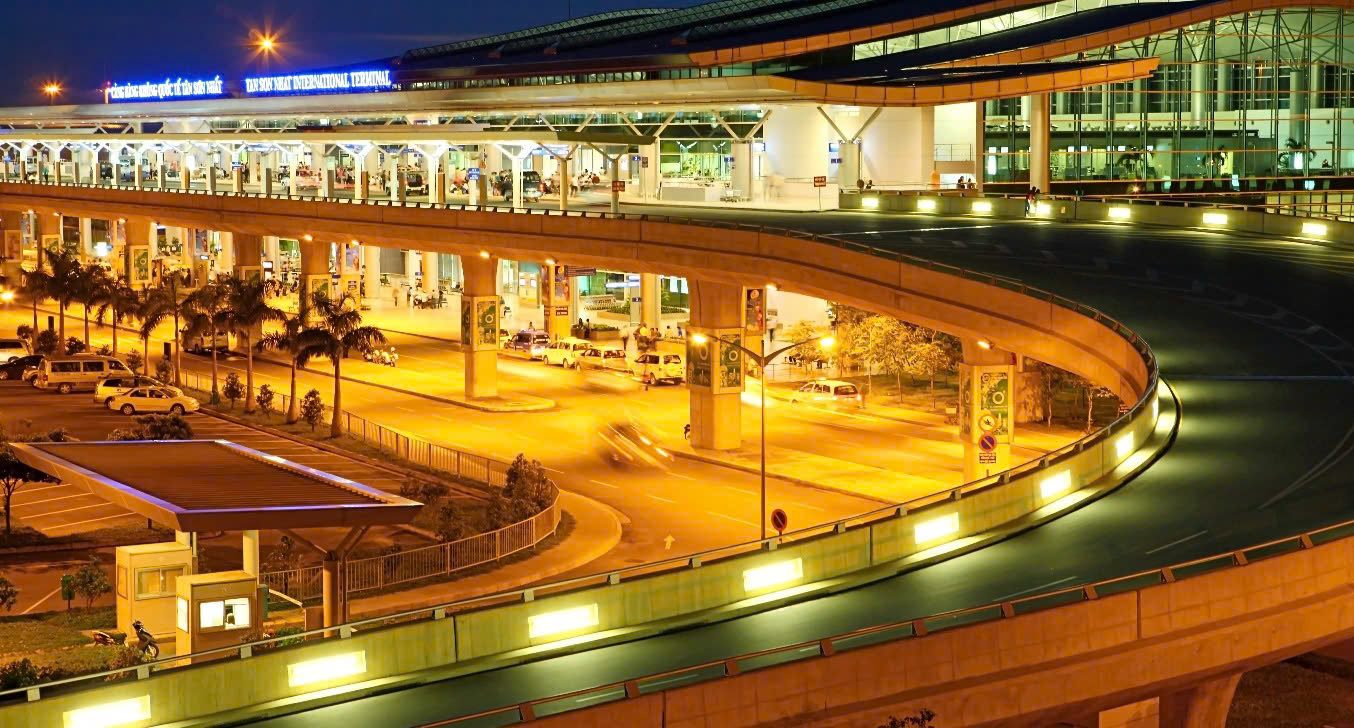 Ga quốc tế Tân Sơn Nhất về đêm